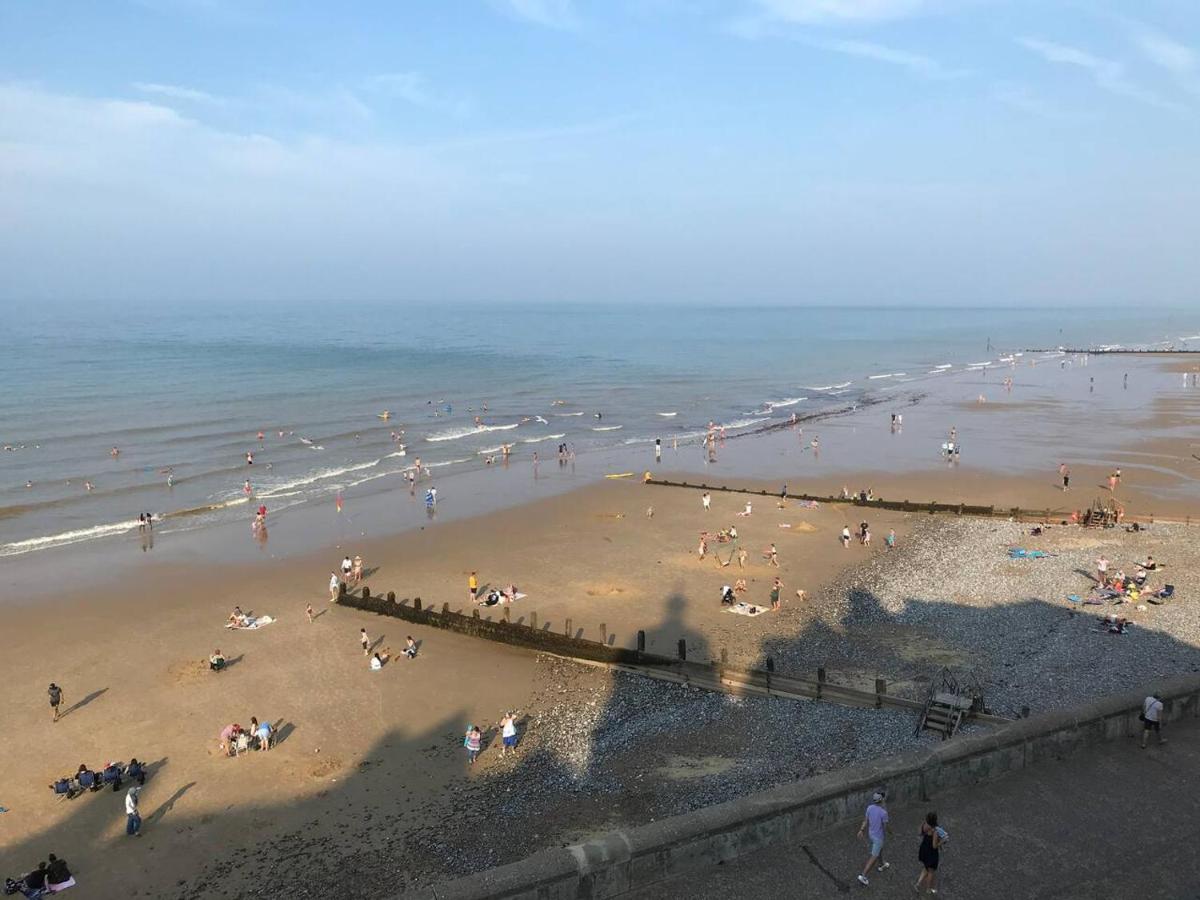 Cosy Beach House Steps From The Sea Cromer Exterior foto